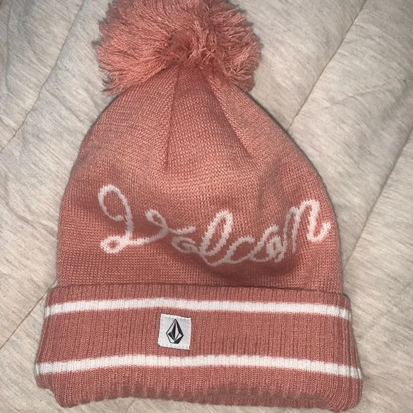 Volcom Toque - Picture 1 of 2